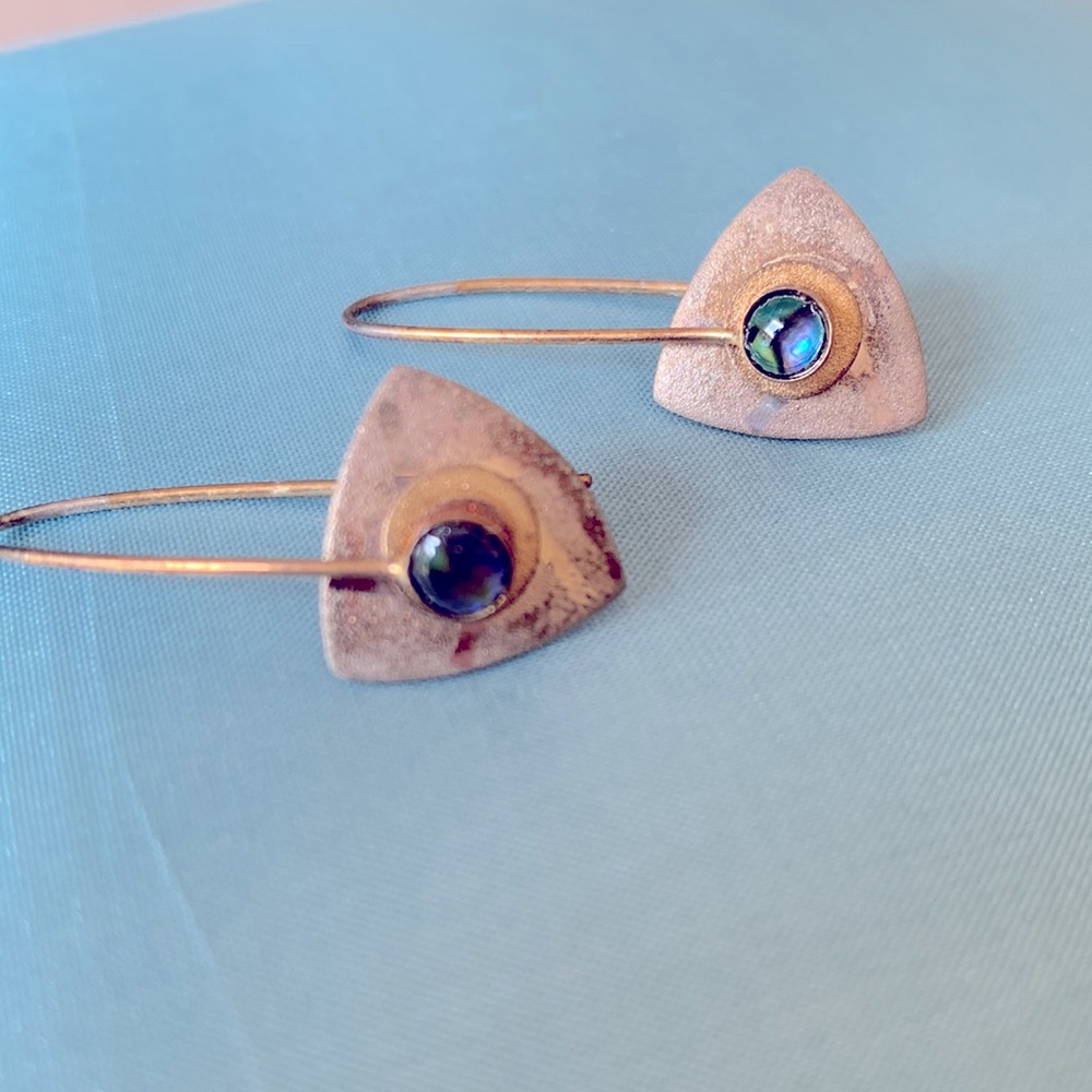 Unique Artist made triangle earrings with blue gold stone